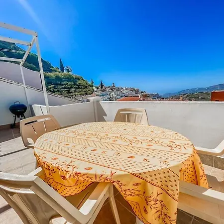 Apartment 2 Bedroom Duplex In